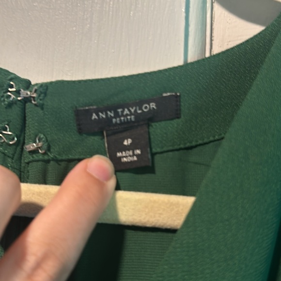 Ann Taylor Ruffle Sleeve Green Jumpsuit - 4P - NWOT - Picture 5 of 5